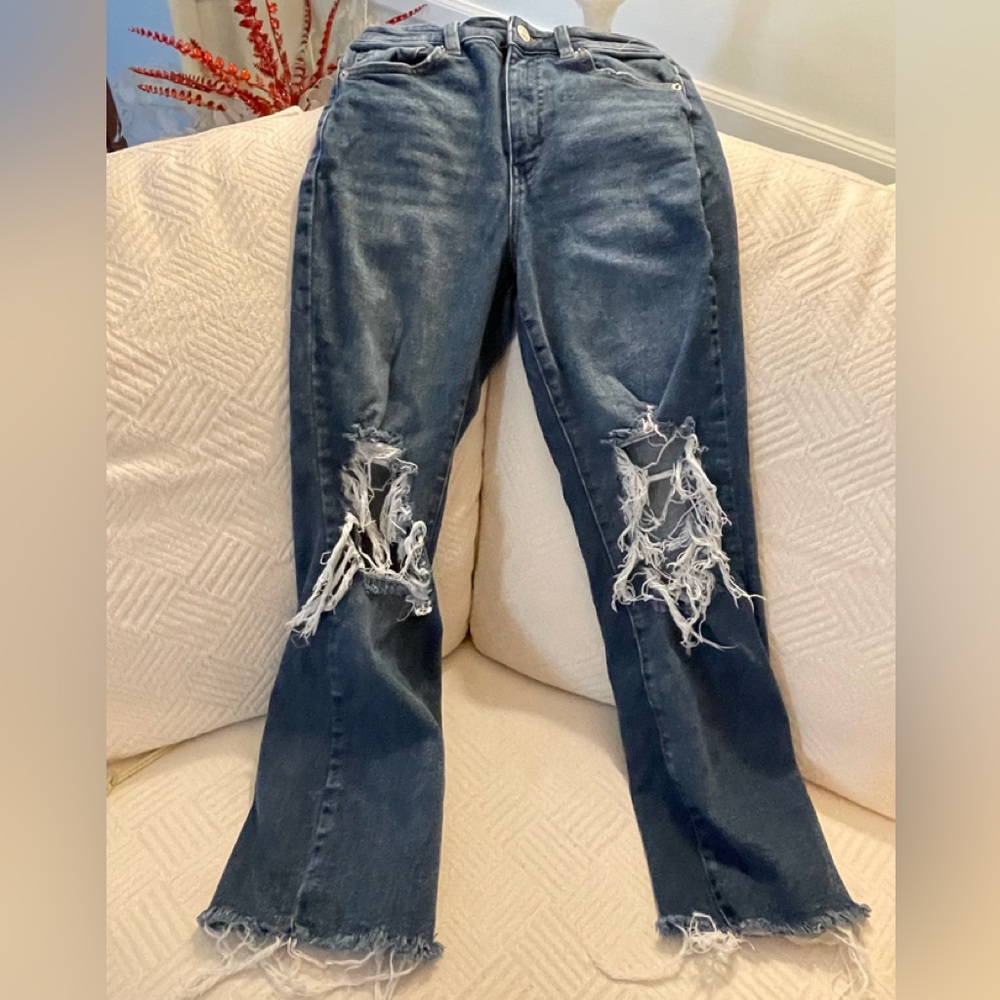 Women’s Distressed Jeans